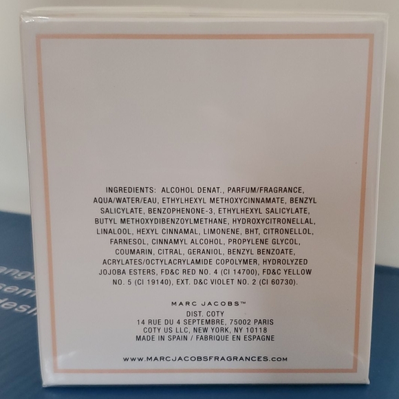 Marc Jacobs Daisy Love Fragrance - 30ml - Picture 3 of 5